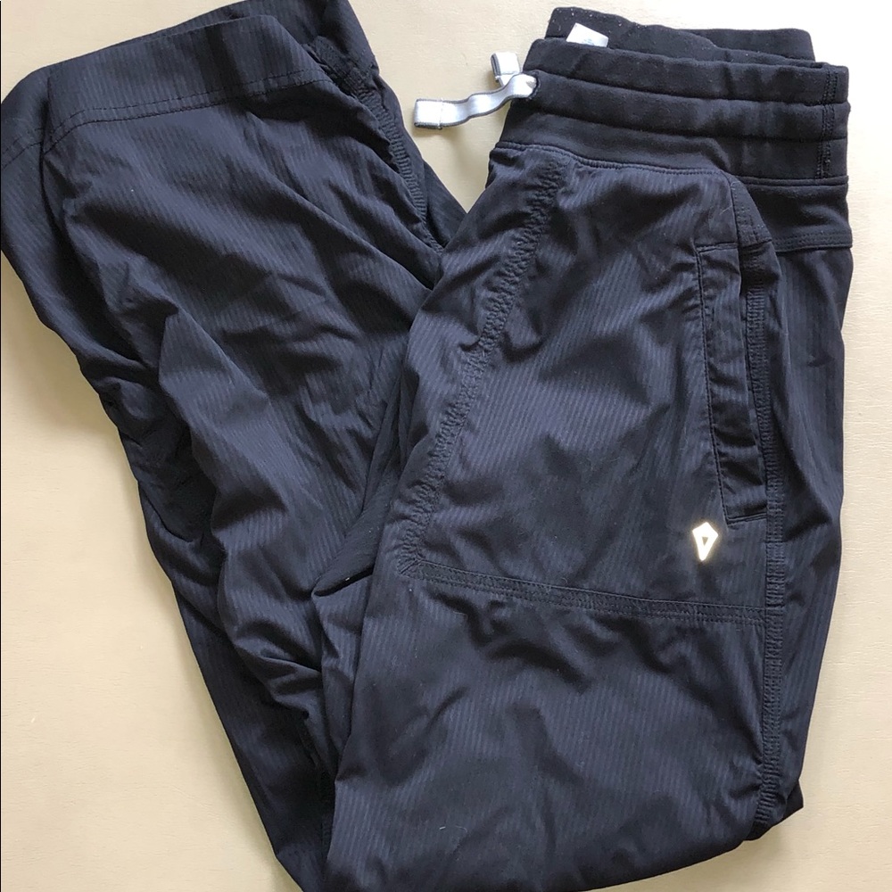 COPY - COPY - Ivivva live to move studio pant